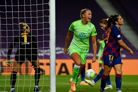 Article image: 🚨📝 Wolfsburg survive Barcelona scare to qualify for UWCL final
