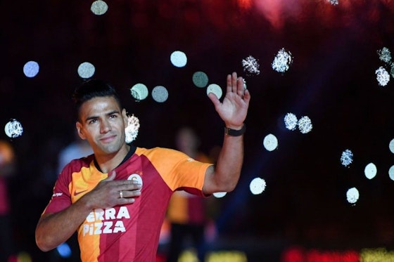 Auch Dank Falcao Galatasaray Trikots Gehen Bislang Am Besten Weg Onefootball