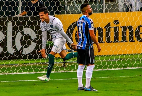 Imagem do artigo: https://image-service.onefootball.com/resize?fit=max&h=608&image=https%3A%2F%2Fwp-images.onefootball.com%2Fwp-content%2Fuploads%2Fsites%2F13%2F2021%2F03%2F2020-Copa-do-Brasil-Final-Gremio-v-Palmeiras-Play-Behind-Closed-Doors-Amidst-the-Coronavirus-COVID-19-Pandemic-1614559514.jpg&q=25&w=1080