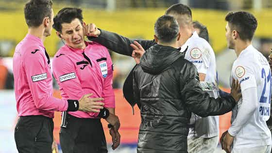 Imagen del artículo:Drama en la Liga Turca, árbitro golpeado y suspensión de partidos 