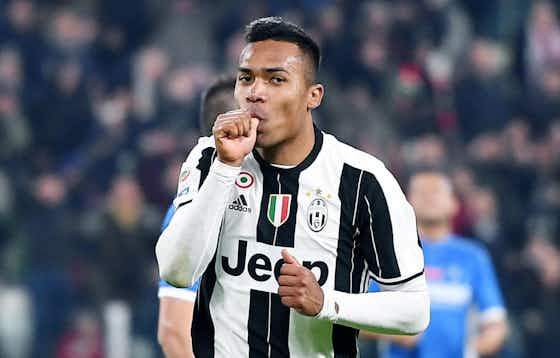 Article image:Transfer News: Chelsea interested in Juventus star Alex Sandro