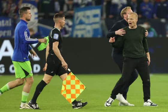 Artikelbild:Kein Elfmeter für Schalke gegen Düsseldorf: So äußert sich Schiedsrichter Osmers