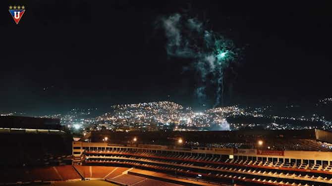 Vorschaubild für LDU celebrate anniversary of Libertadores title with fireworks