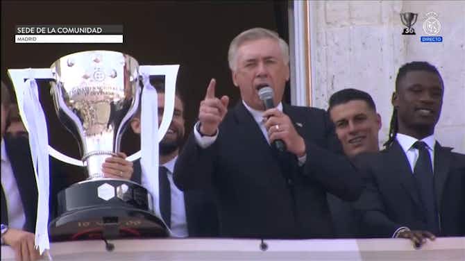 Imagen de vista previa para Ancelotti canta el himno del Madrid en las celebraciones del título de liga