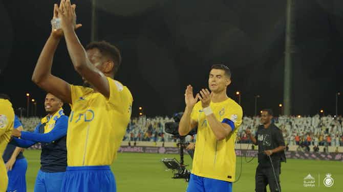 Image d'aperçu pour Al-Nassr players celebrate late win with fans