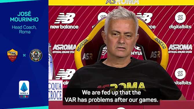 Pratinjau gambar untuk Mourinho hits out at VAR