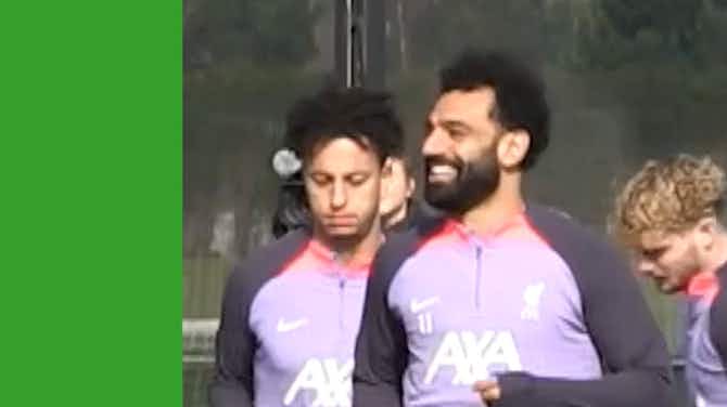 Imagen de vista previa para Salah regresa a los entrenamientos para los octavos de Europa League