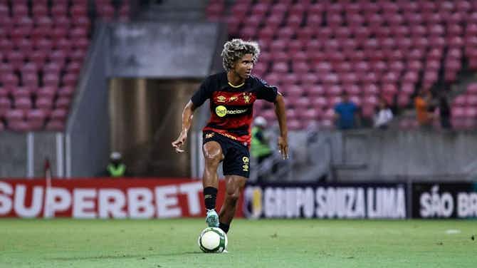 Preview image for Barcelona, Real Madrid and Paris Saint-Germain linked to 17-year-old Brazilian defender
