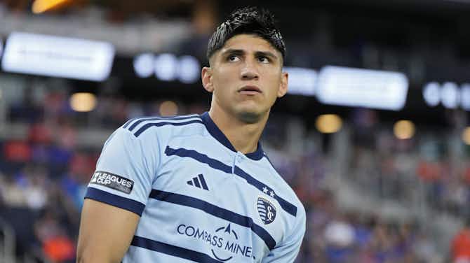 Preview image for Alan Pulido signs new contract with Sporting Kansas City