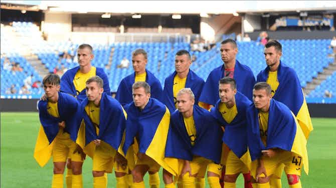 Imagem de visualização para Jogo de futebol na Ucrânia dura 4 horas e meia devido a alarmes antiaéreos