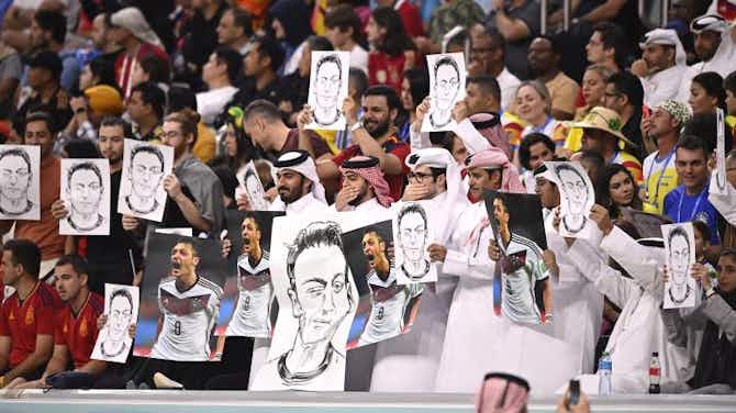 Image d'aperçu pour Coupe du monde : pour répondre aux protestations allemandes, les Qataris honorent Özil