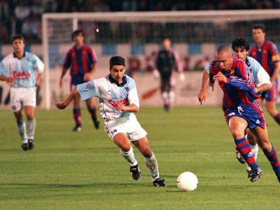 Imagem do artigo:Há 25 anos, Ronaldo se tornou uma força da natureza para marcar no Compostela