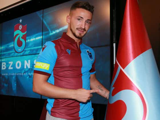 Artikelbild:Transfer perfekt: Donis Avdijaj unterschreibt bei Trabzonspor