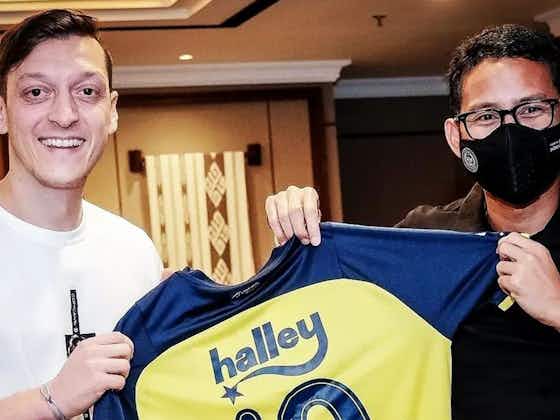 Gambar artikel:Walah! Salah Sebut Jabatan, Mesut Ozil Mengira Menparekraf Sandiaga Uno Sebagai Gubernur Tangerang