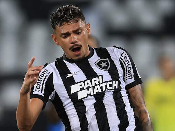 Image de l'article :Tiquinho Soares joga hoje? Desfalques do Botafogo contra o Flamengo no Brasileirão