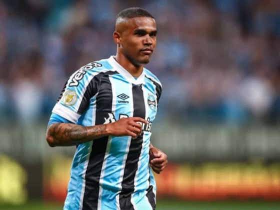 Imagem do artigo:Grêmio: Douglas Costa foi “alheio aos problemas do time”, diz jornalista