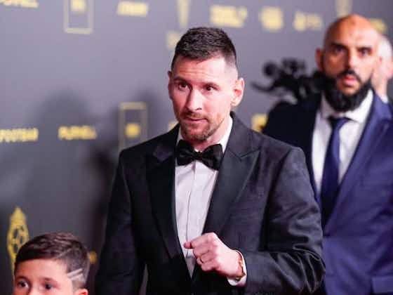 Image de l'article :Messi gagne un nouveau trophée après le Ballon d'Or, le Top 10 dévoilé !