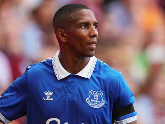 Article image:Ashley Young currently looks like an 'accident waiting to happen' for Everton