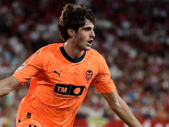 Article image:Manchester United to face off against Arsenal for CF Valencia midfielder Javi Guerra