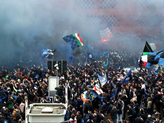 Immagine dell'articolo:🎥 Inter receive huge welcome ahead of Serie A coronation