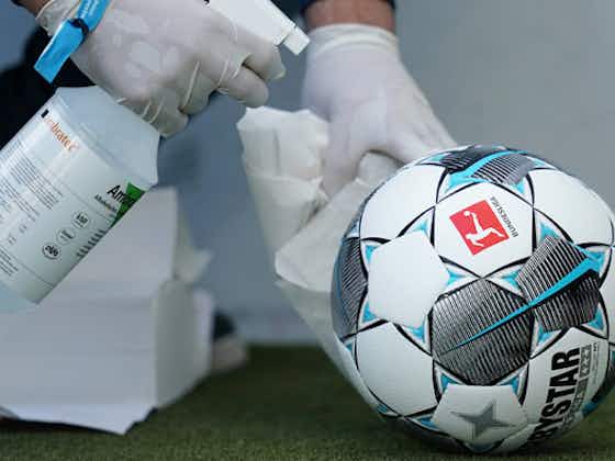 Immagine dell'articolo:Bundesliga, interrotta Bochum Borussia: assistente colpito da un oggetto lanciato dai tifosi di casa