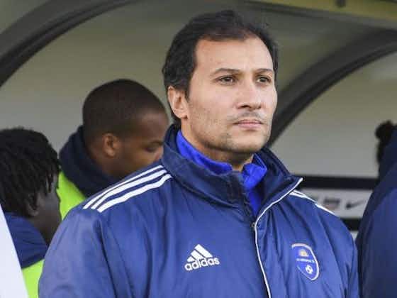 Imagen del artículo:La «revelación» FC Versailles despide sorpresivamente a su entrenador Youssef Chibhi