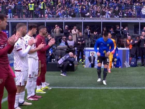 Immagine dell'articolo:Pasillo Torino ai giocatori Inter: omaggio ai campioni d’Italia – VIDEO