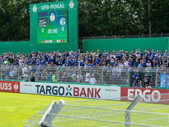 Artikelbild:Becherwürfe im DFB-Pokal: Schalke 04 muss Geldstrafe zahlen
