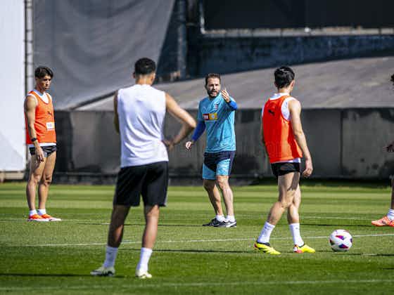 Article image:BEST PICTURES FROM VALENCIA CF TRAINING SESSION 27/04/2024