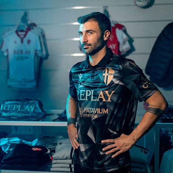 Imagem do artigo:Terceira camisa do Padova 2021-2022 é revelada pela Macron