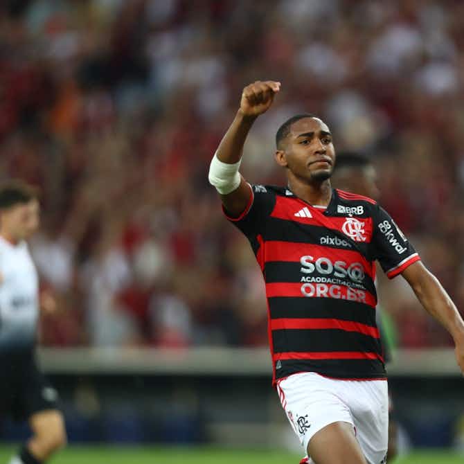 Imagem de visualização para Vinícius Júnior elogia Lorran após vitória do Flamengo contra o Corinthians