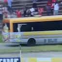 Imagem de visualização para 🚌 Ônibus de time entra de marcha ré no estádio, mas superstição não ajuda