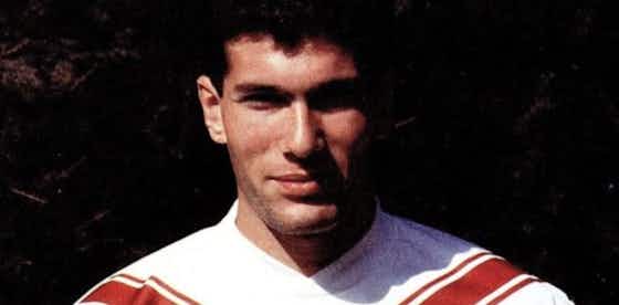 Image de l'article :Zinedine Zidane : « En 1992, quand je vais à Bordeaux, j’aurais pu signer à Marseille comme joueur. Mais on file aux Girondins de Rolland Courbis »