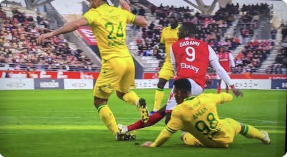 Image de l'article :« Incroyable », Bénie Traoré réagit au carton rouge non distribué lors de Stade de Reims – FC Nantes