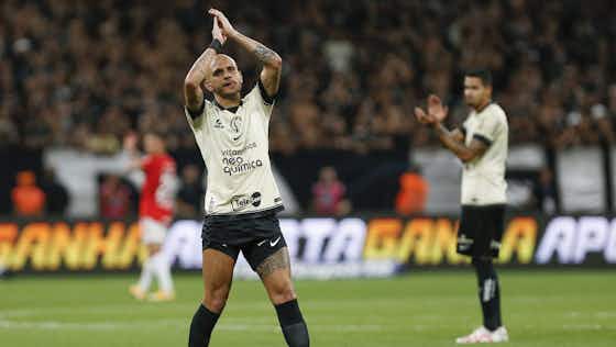Imagem do artigo:Fábio Santos desabafa sobre a carreira após jogo do Corinthians: “Faltam palavras para resumir”