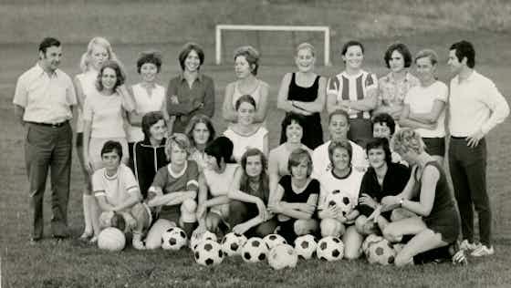 Artikelbild:Frauenfußball-Serie Folge 1: Ein früher Triumph