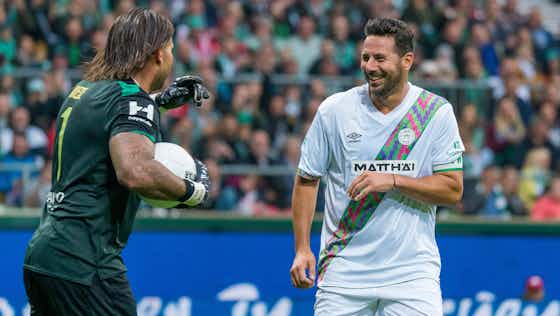 Artikelbild:Pizarro trifft und jubelt bei Abschiedsspiel und Fußballfest