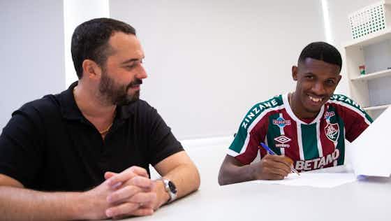 Imagem do artigo:Anunciado oficialmente, Lelê será o camisa 99 do Fluminense