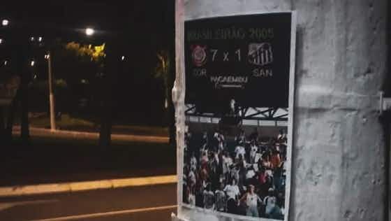 Imagem do artigo:Torcida do Corinthians espalha provocações ao Santos em Itaquera