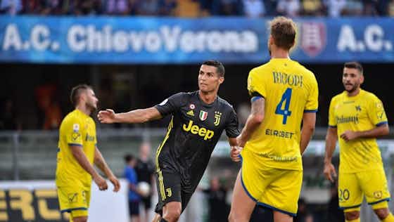 Imagem do artigo:🎥 CR7 para em Sorrentino, mas Juve vence Chievo na estreia da Serie A