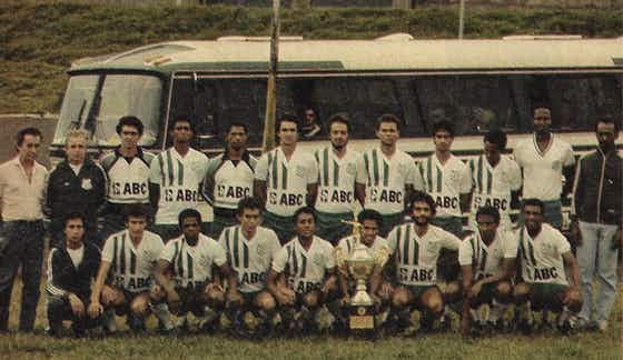 Imagem do artigo:O Uberlândia de 1984: Orgulho de Minas Gerais no cenário nacional daquele ano