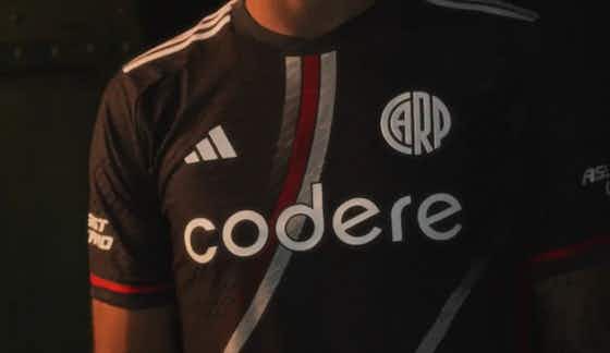 Imagem do artigo:River Plate homenageia ‘La Máquina’ em seu novo uniforme
