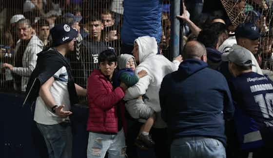 Immagine dell'articolo:Tragedia in Argentina, scontri tra tifosi in Gimnasia-Boca Juniors: c’è un morto