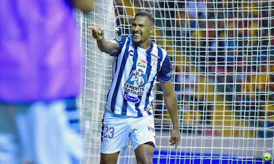 Imagen del artículo:Salomón Rondón repitió con un hat-trick en la goleada del Pachuca por 5-0 ante Herediano