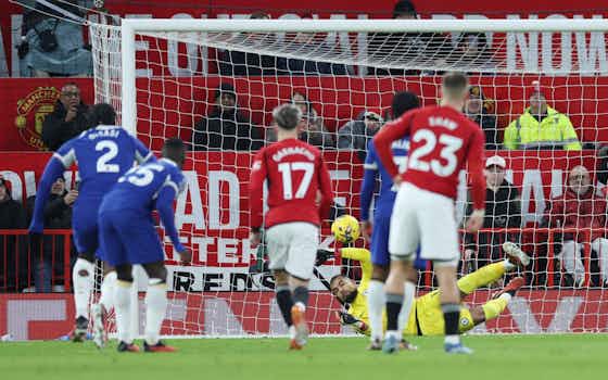 Imagem do artigo:Chelsea tem atuação desastrosa, é salvo de um vexame por Robert Sanchez em derrota pro Manchester United no Old Trafford