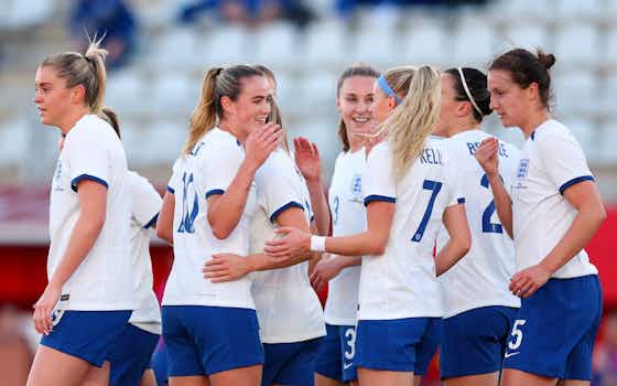 Article image:England 5-1 Italy: Lauren Hemp brace sees Lionesses ease to friendly win