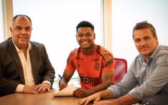 Imagem do artigo:Matheus França renova contrato com Flamengo por cinco anos