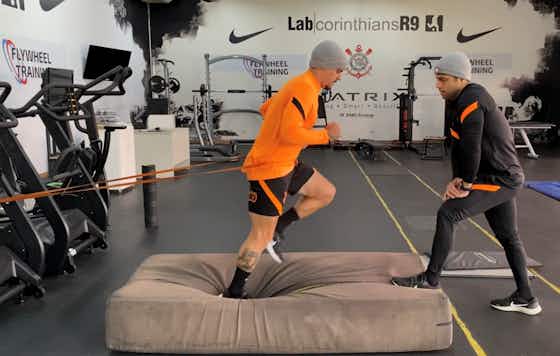 Imagem do artigo:Corinthians retorna ao CT somente com jogadores em recuperação física; Fagner treina no Lab R9