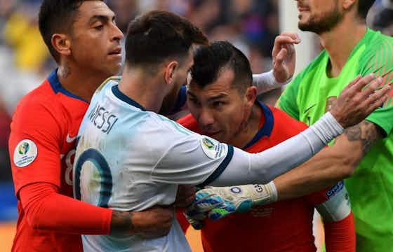 Article image:📸 Lionel Messi sent off for Argentina after 'headbutt' on Medel