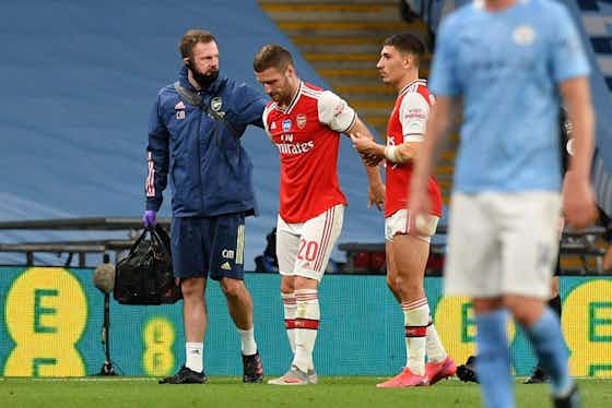 Article image:Ready to be sold, Shkodran Mustafi walking without crutches